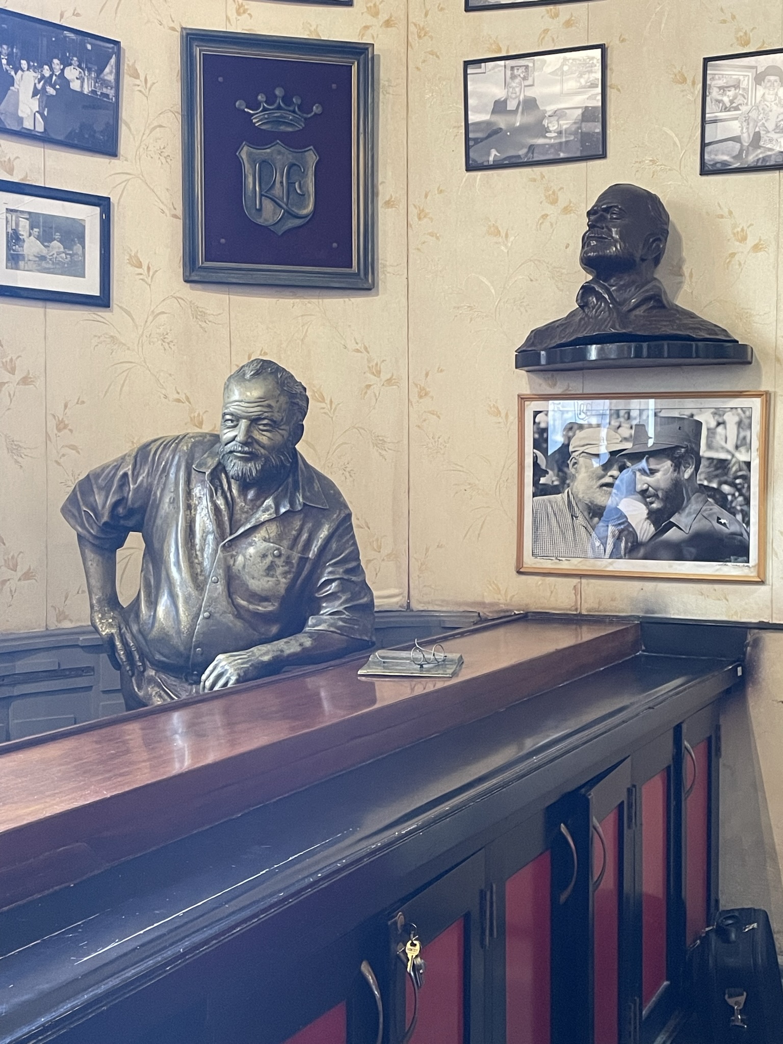 Ernest Hemmingway Statue in Floridita